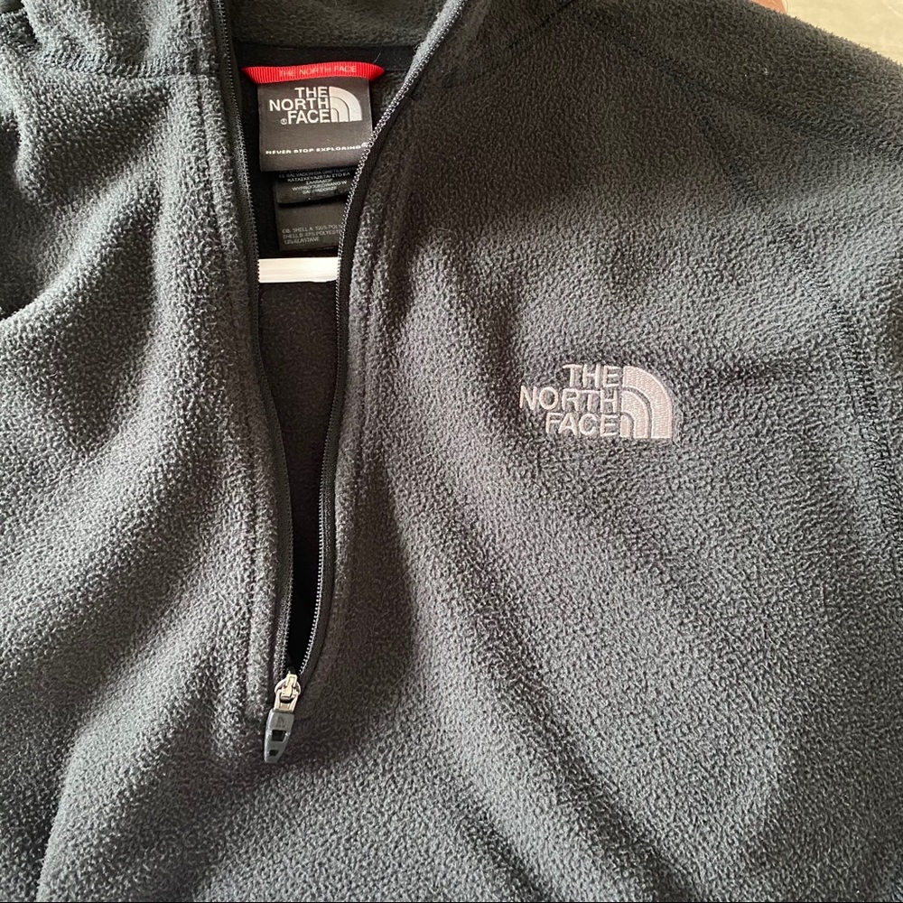 "The North Face" vintage half zip sweater